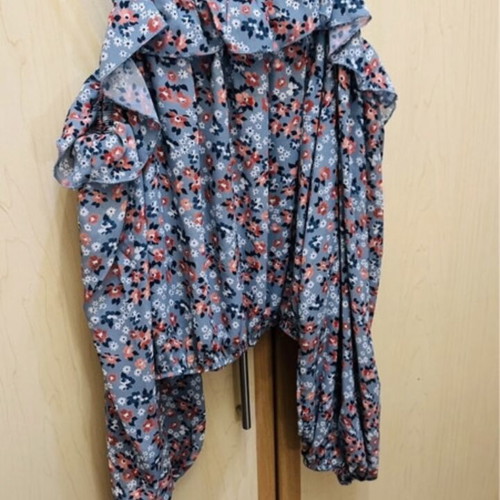 Floral blouse like new, size S