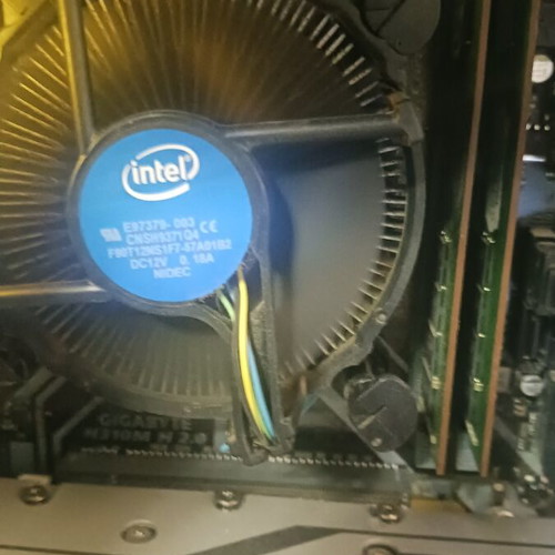 Gaming PC 9th Gen Intel I3 9100F, RX 570 Sapphire Nitro, 16GB RAM, SSD 128GB, HDD 1TB like new