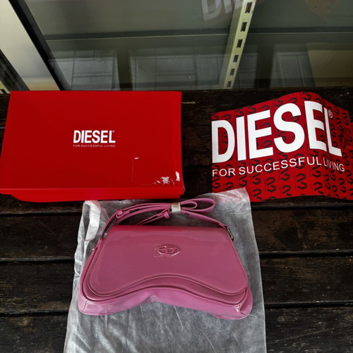 Diesel shoulder bag pink patent new authentic