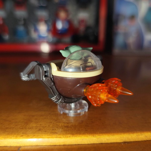 Grogu Baby Yoda Mandalorian Armor figure like new with cradle