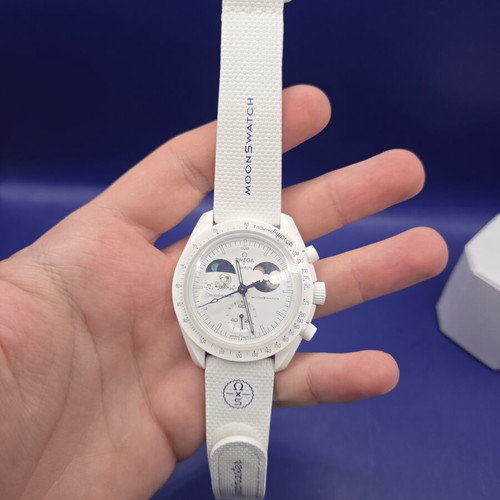Swatch x Omega Mission to Earthphase Moonshine Gold new unisex watch