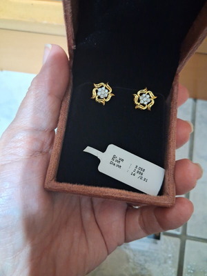14K Yellow Gold Earrings with 14 Natural Diamonds, New