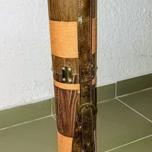 Handmade quiver with 6 stainless steel tip arrows like new