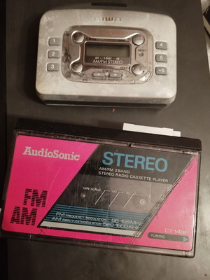 Ζεύγος Walkman μεταχειρισμένα, δεν λειτουργούν