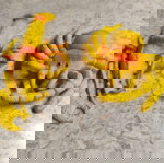  2 πλαστικά ζωάκια