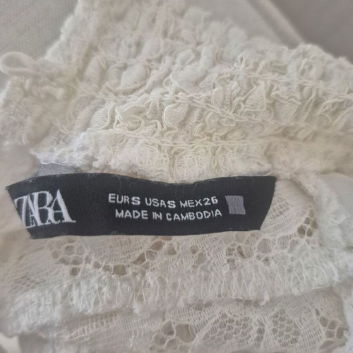 Zara Victorian Style Blouse like new with Elastic Lace