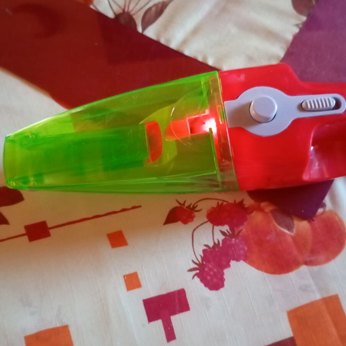 Children's Electric Toy Vacuum Cleaner like new, red plastic with sound and light