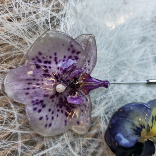 Handmade brooch pin with natural orchid flower new
