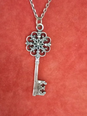 Silver necklace 925 vintage like new with 5.5cm pendant