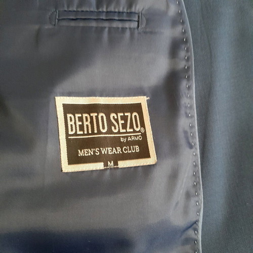Berto Sezo suit used, blue, size L with tie and pocket square
