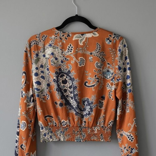 Envy Floral Top medium satin fabric like new, orange