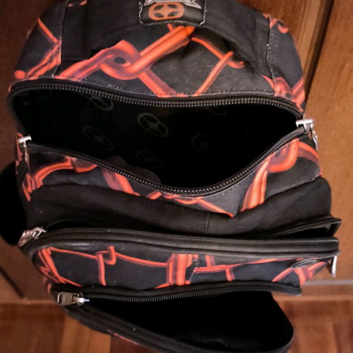 No Fear school backpack in very good condition with defective pocket