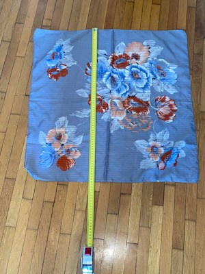 Vintage φουλάρι με floral μοτίβο σε γκρι-μπλε φόντο, μεταχειρισμένο