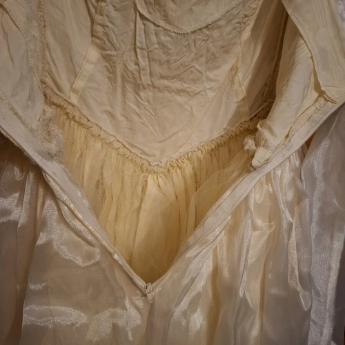 Vintage handmade wedding dress 60s'-70s' like new, size XS-S, beige