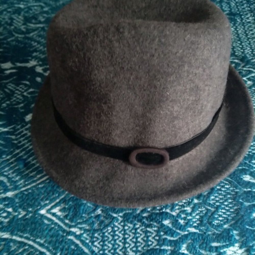 Hat unused with unique color and design