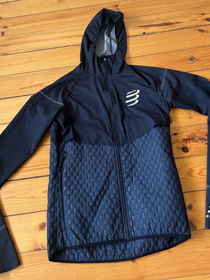 Compressport Winter Insulated Jacket S like new, black