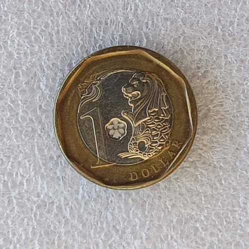 Singapore 1 Dollar Coin 2013 used, bimetallic