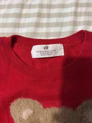 H&M girls' set with red sweater and plaid pants, sizes 2-4 and 3-4