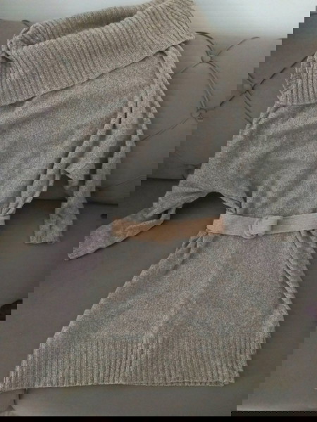 Ακριβό γνήσιο φόρεμα ( πουλόβερ) Max Mara L/XL μάλλινο ζεστό.