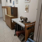 Singer sewing machine used with table in perfect condition