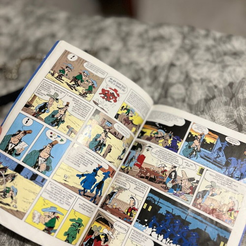 Comics used with some wear but fully readable