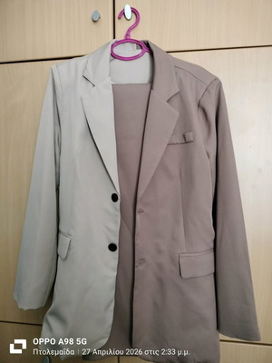 Two-tone suit like new with lining