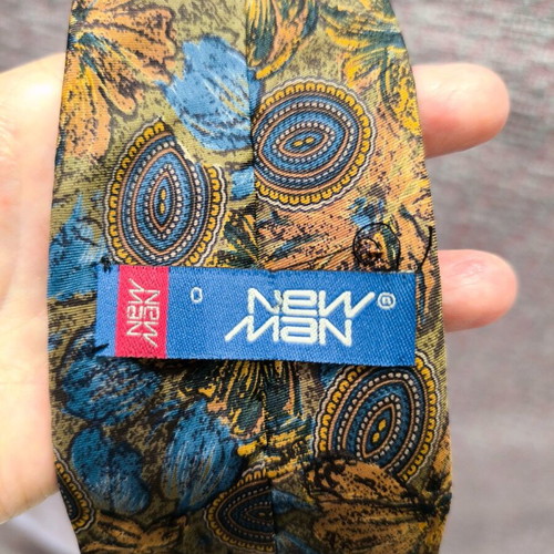 100% silk tie like new, multicolored