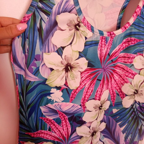 Tropical floral women's dress M/L like new, tight knee-length