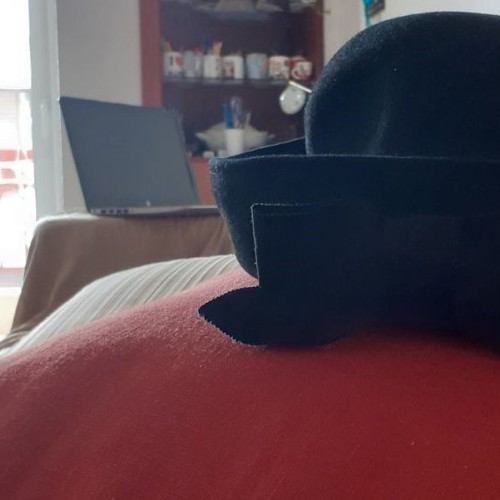 Hat black Italian vintage like new with bow