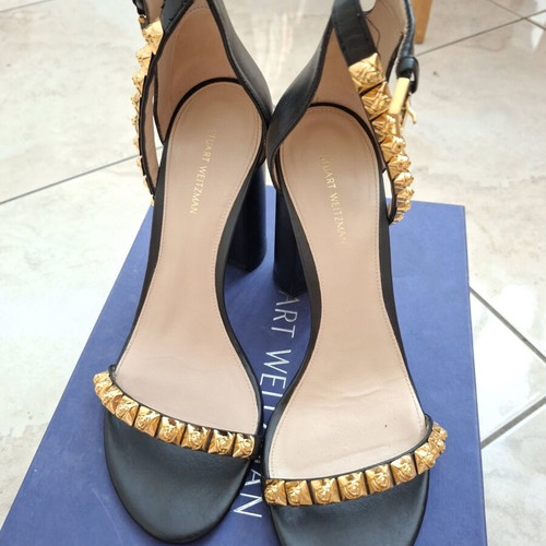 Stuart Weitzman Rosemarie black leather sandals like new with gold studs