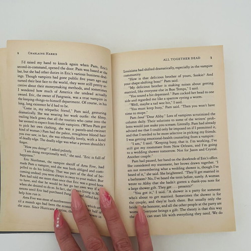 All Together Dead English novel used by Charlaine Harris