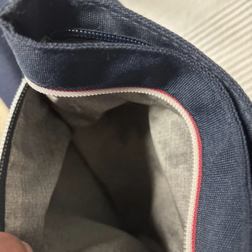 Champion Crossbody Bag like new, dark blue