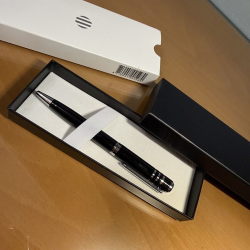 Black pen with twist mechanism new in gift box