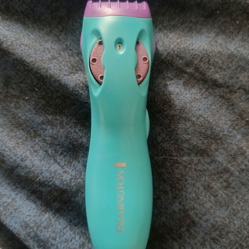 Remington trimmer machine like new with built-in guards