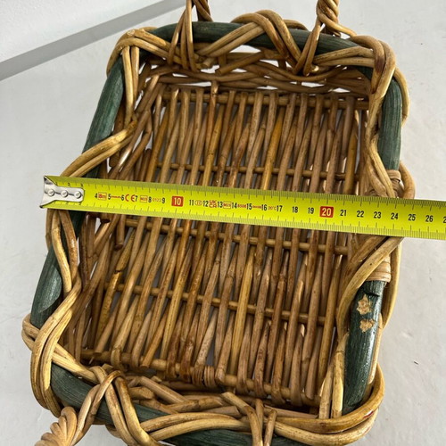Rectangular wicker basket like new