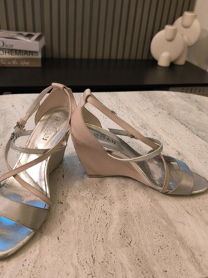Hogan wedges sandals like new, beige and silver leather, size 38.5