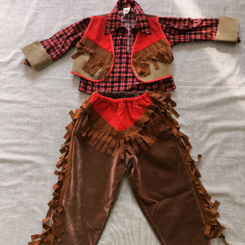 Cowboy carnival costume like new for 4 years old