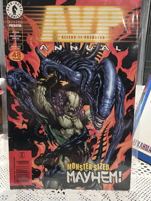 Aliens Vs Predator Annual #1 used, Rare Newsstand Edition 1998