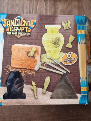 Ancient Egypt kids excavation kit like new