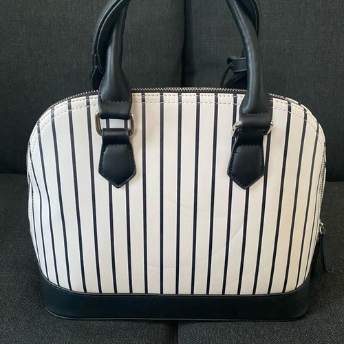 Diana&Co shoulder and hand bag new, striped black and white