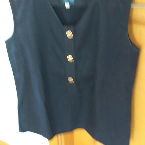Women’s set of shorts and blouse used, black linen