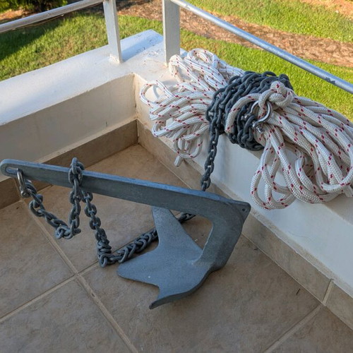 Anchor setup 3.5 kg like new, complete with rope and chain