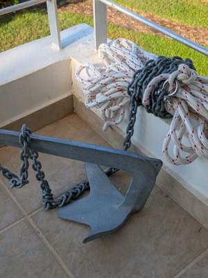 Anchor setup 3.5 kg like new, complete with rope and chain
