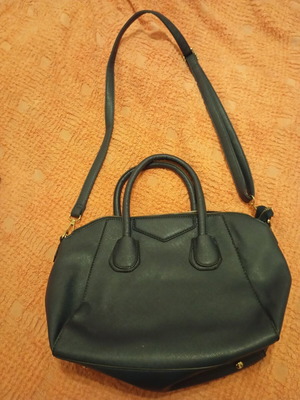Shoulder bag dark blue like new medium size