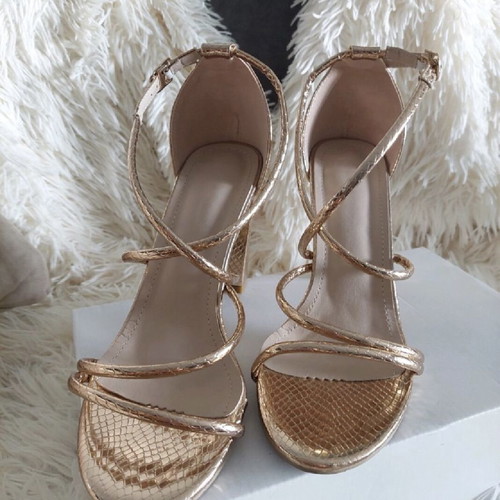 Heeled sandals in rose gold like new, size 39