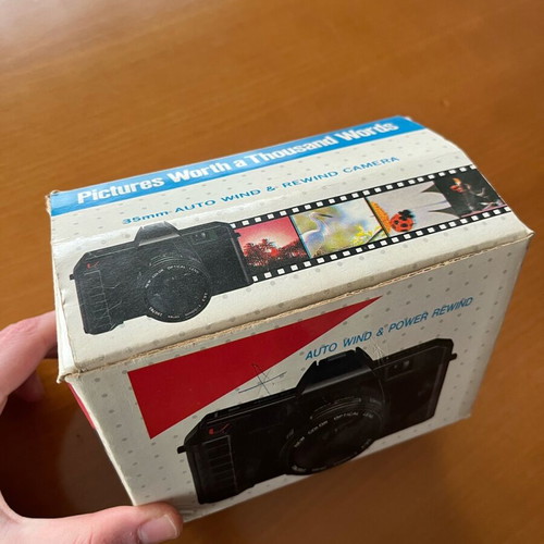 35mm Auto Standard Analog Camera used with flash and case