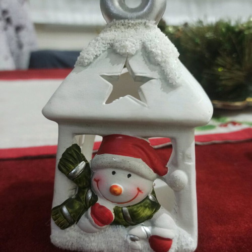 Christmas decorative tealight holder like new, ceramic snowy house with snowman