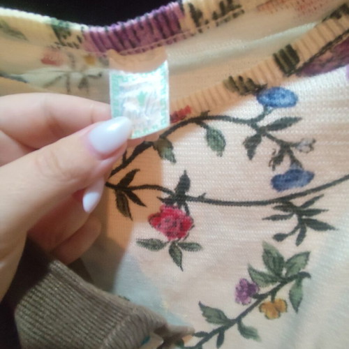 Floral blouse size M