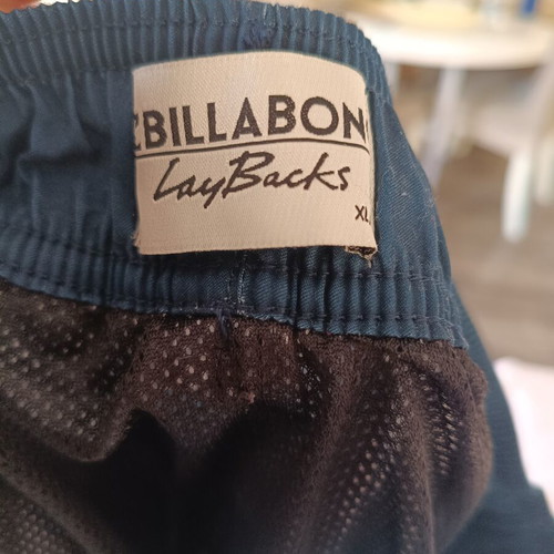 Billabong LayBacks boardshort XL like new, striped blue and green