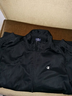 Champion jacket black L like new